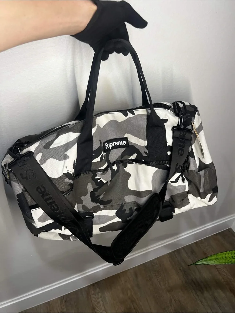 Supreme SS25 Duffle Bag Snow Camo in Excellent Condition